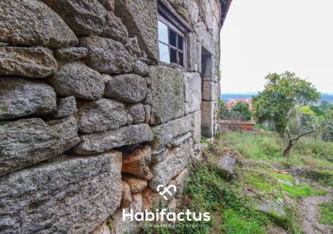 Casa em Pedra - Tondela