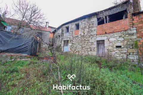 Casa em Pedra - Tondela
