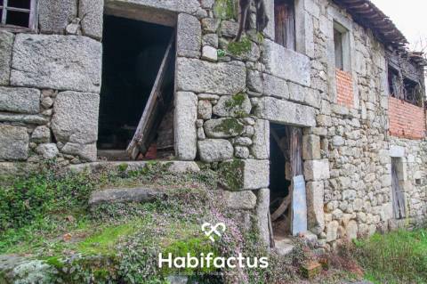 Casa em Pedra - Tondela