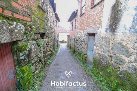 Casa em Pedra - Tondela