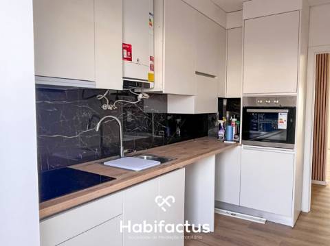 Apartamento T2 remodelado para venda em Viseu