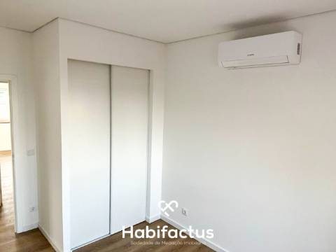 Apartamento T2 remodelado para venda em Viseu