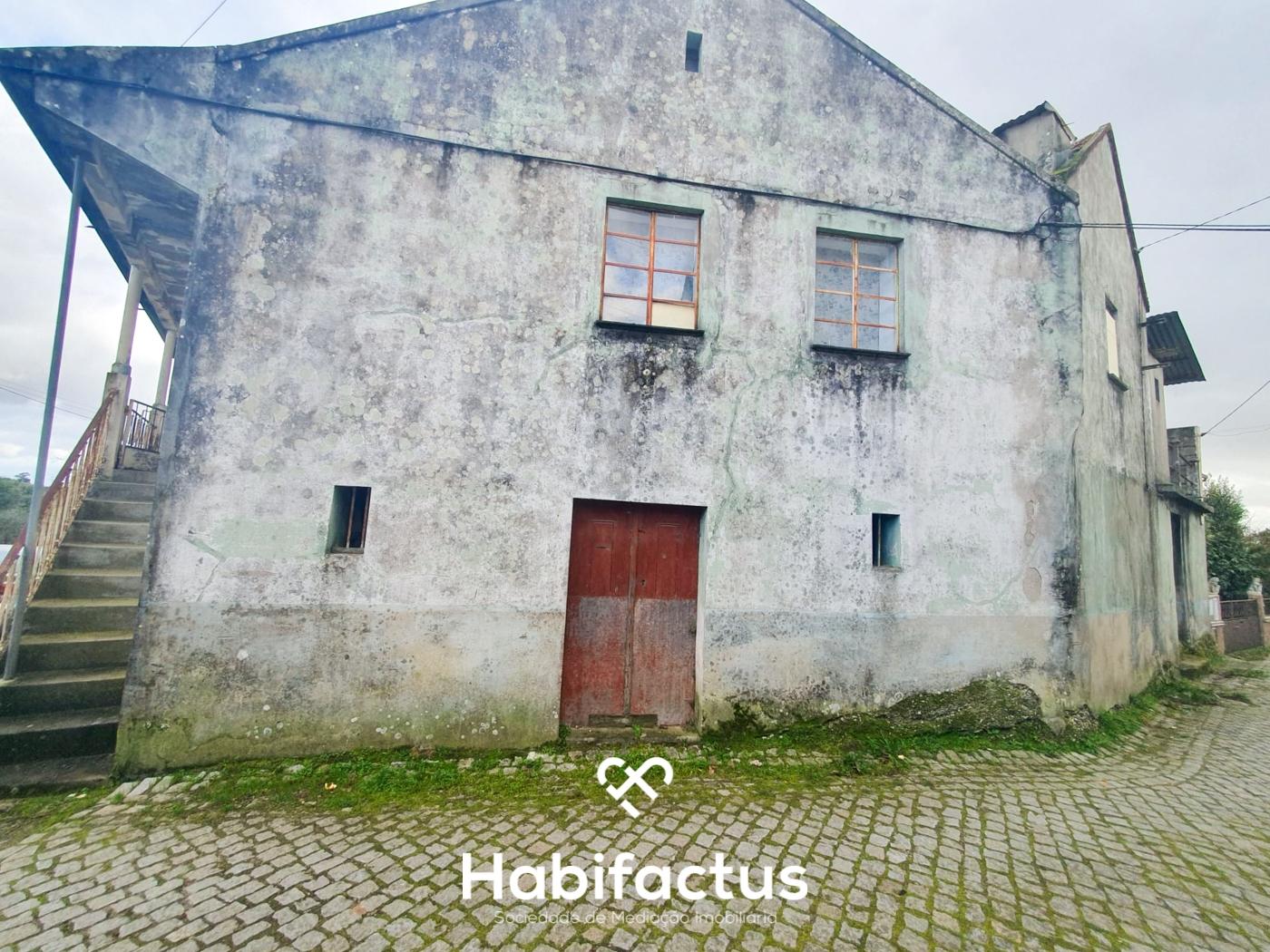 Moradia Isolada T5 para Reconstrução | Parada – Carregal do Sal