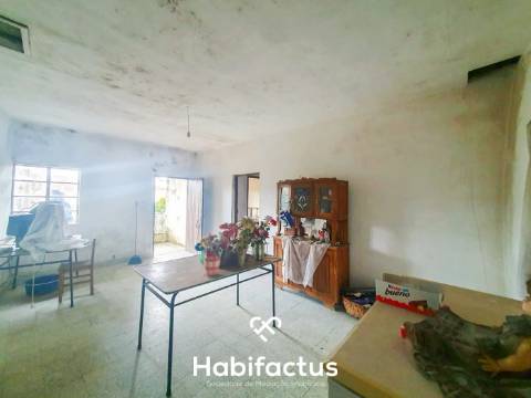 Moradia Isolada T5 para Reconstrução | Parada – Carregal do Sal