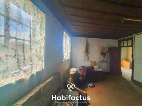 Moradia Isolada T5 para Reconstrução | Parada – Carregal do Sal