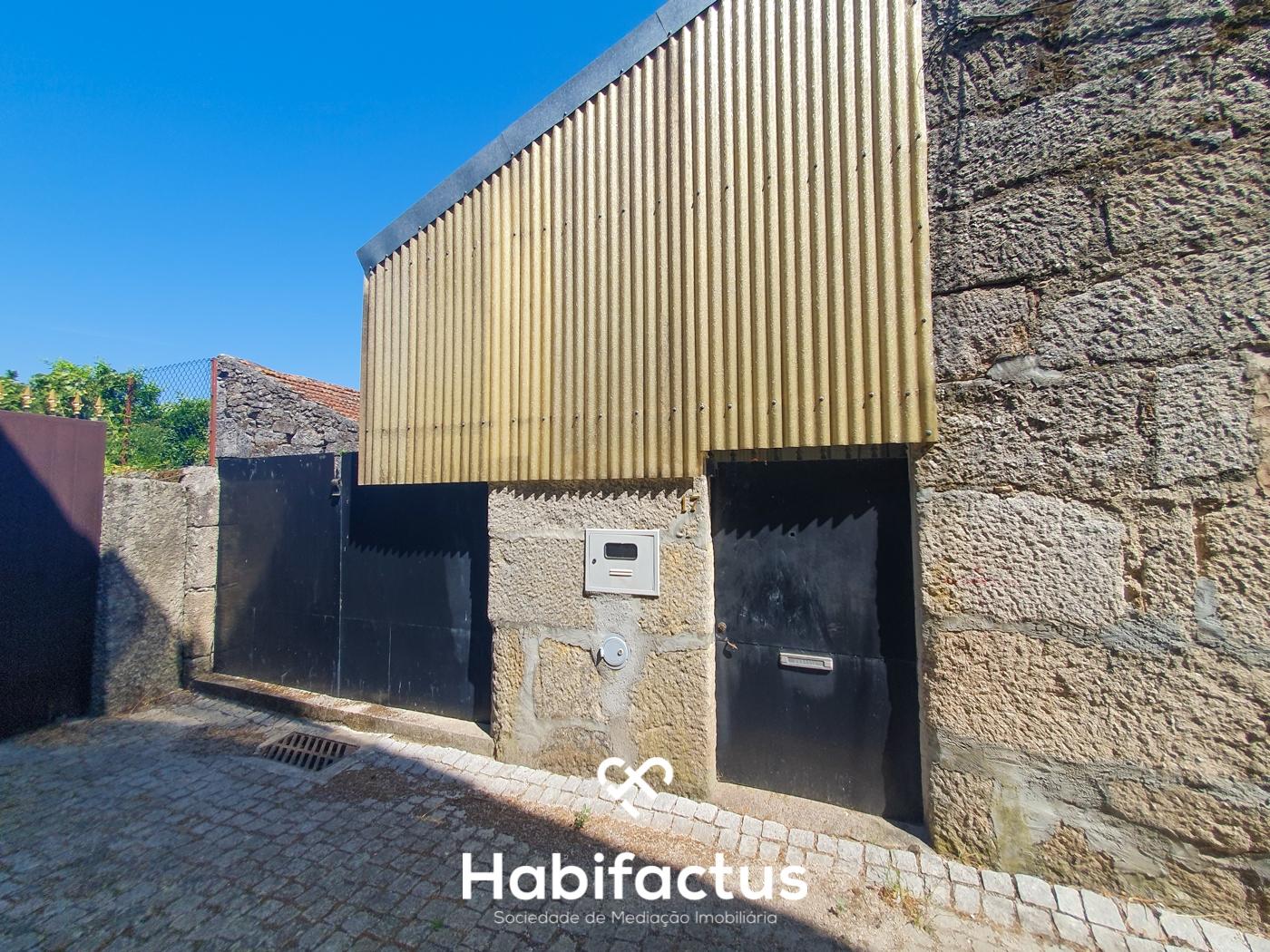 Moradia T3 à venda para Renovação em Paranhos da Beira - Seia