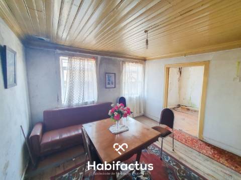 Moradia T3 à venda para Renovação em Paranhos da Beira - Seia