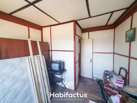 Moradia T3 à venda para Renovação em Paranhos da Beira - Seia