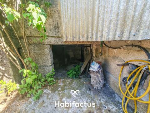 Moradia T3 à venda para Renovação em Paranhos da Beira - Seia