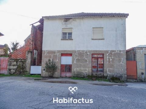 Moradia T3 para Remodelar – Campo de Besteiros, Tondela