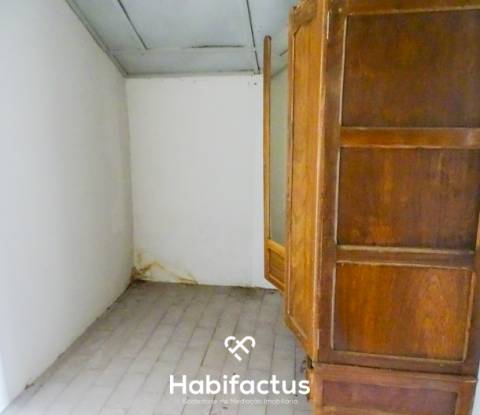 Moradia T3 para Remodelar – Campo de Besteiros, Tondela