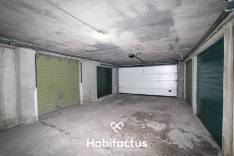 Apartamento T3 com garagem à venda no centro da cidade.