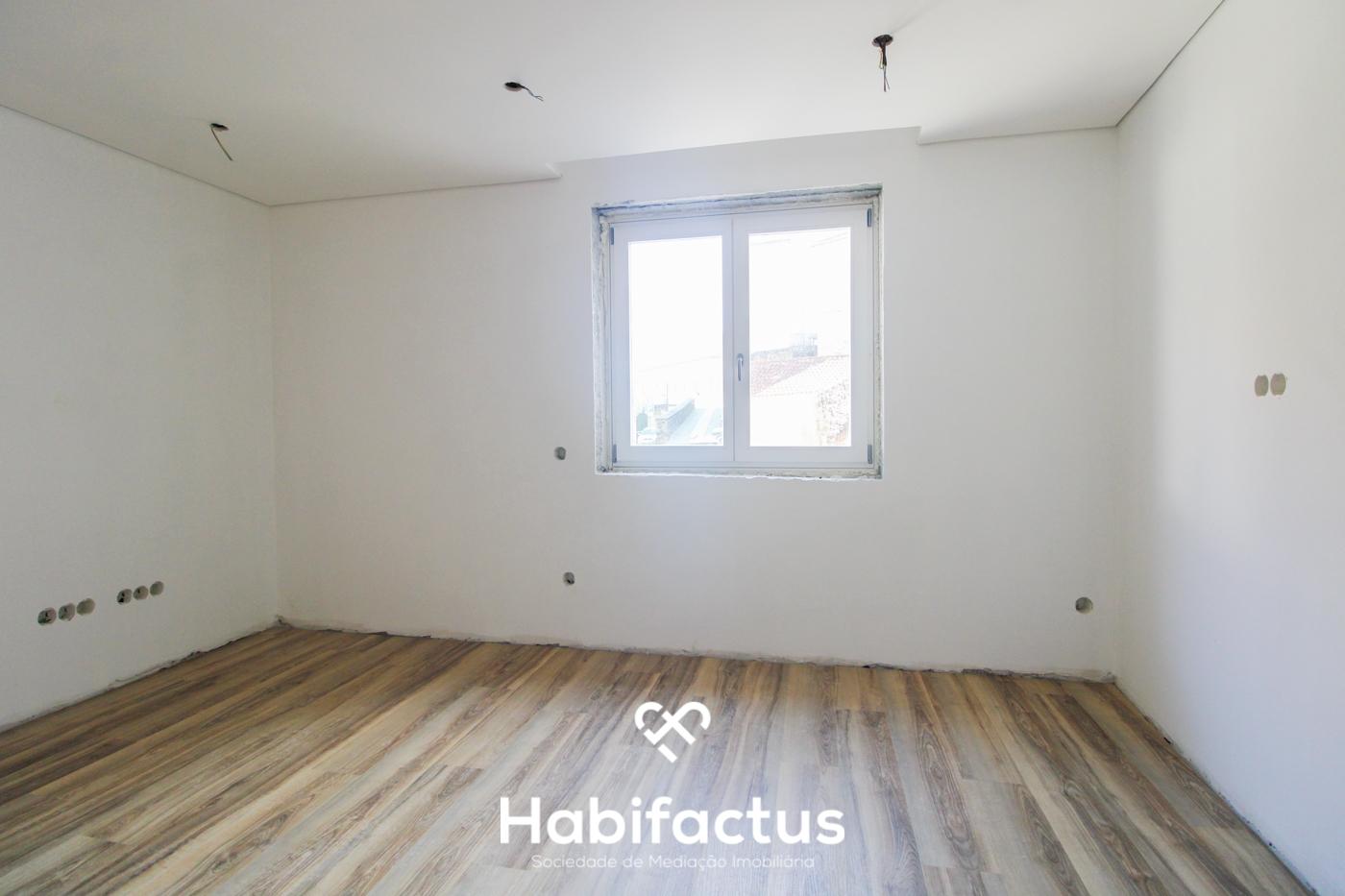 Apartamento T1 à venda na zona histórica de Viseu