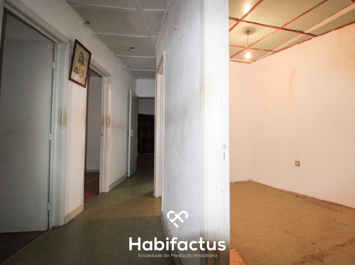 Moradia devoluta para venda em marzovelos - Viseu