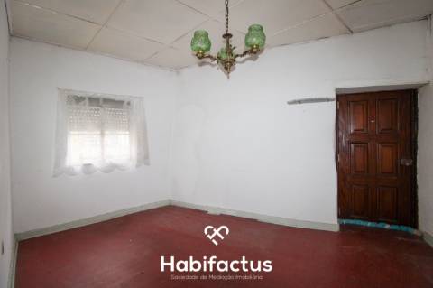 Moradia devoluta para venda em marzovelos - Viseu