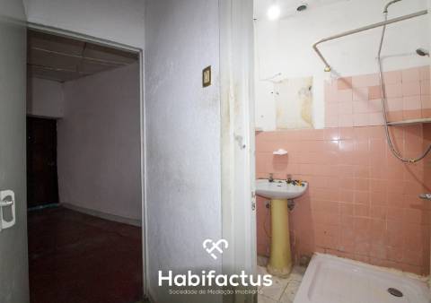 Moradia devoluta para venda em marzovelos - Viseu