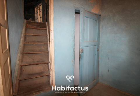 Moradia devoluta para venda em marzovelos - Viseu