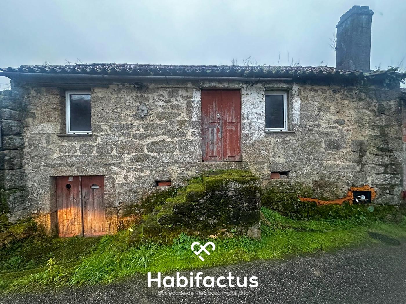 Moradia para reconstuir em Tondela