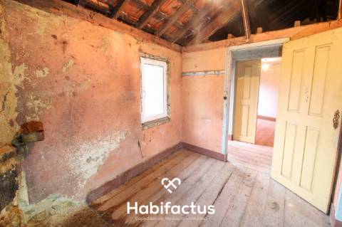 Moradia para reconstuir em Tondela