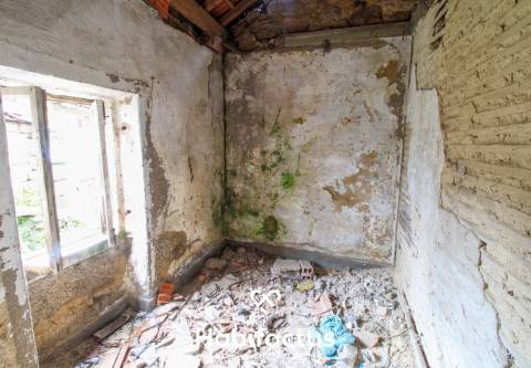 Duas Moradias para Remodelação em Coelhoso, Tondela