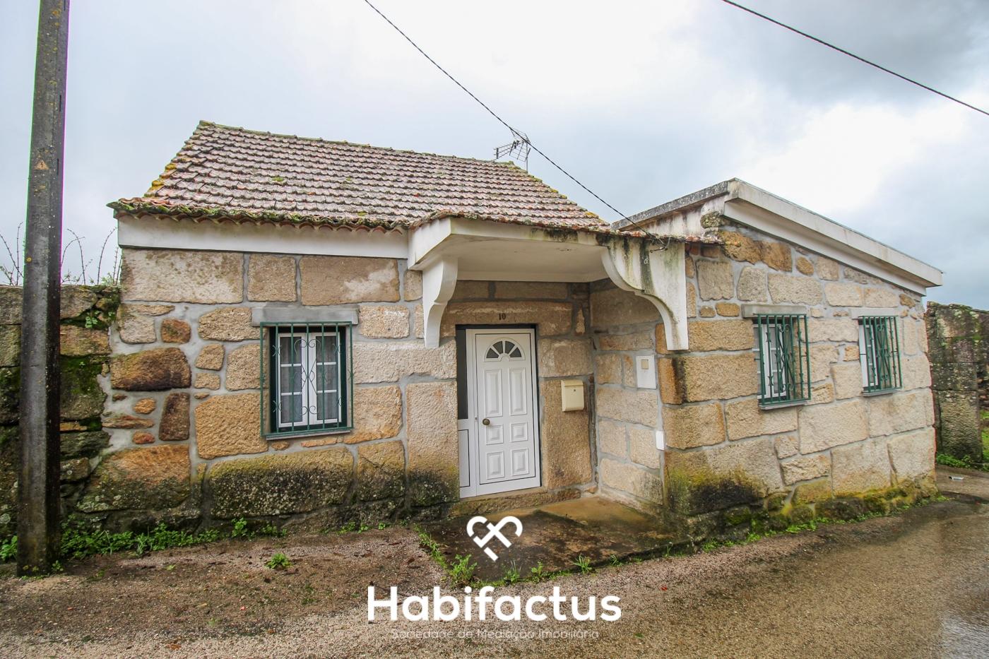 Moradia de pedra para venda T1+2 em Pedras Ruivas – Seixo da Beira - Oliveira do Hospital