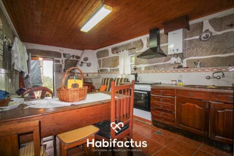 Moradia de pedra para venda T1+2 em Pedras Ruivas – Seixo da Beira - Oliveira do Hospital