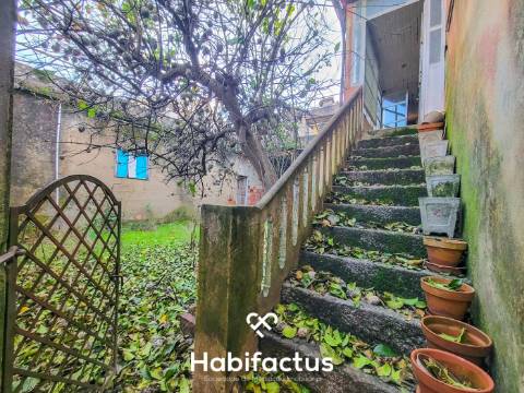 Moradia Isolada T6 para Reconstrução, com Jardim interior privado e Terraço, á Venda em Vilar Seco,