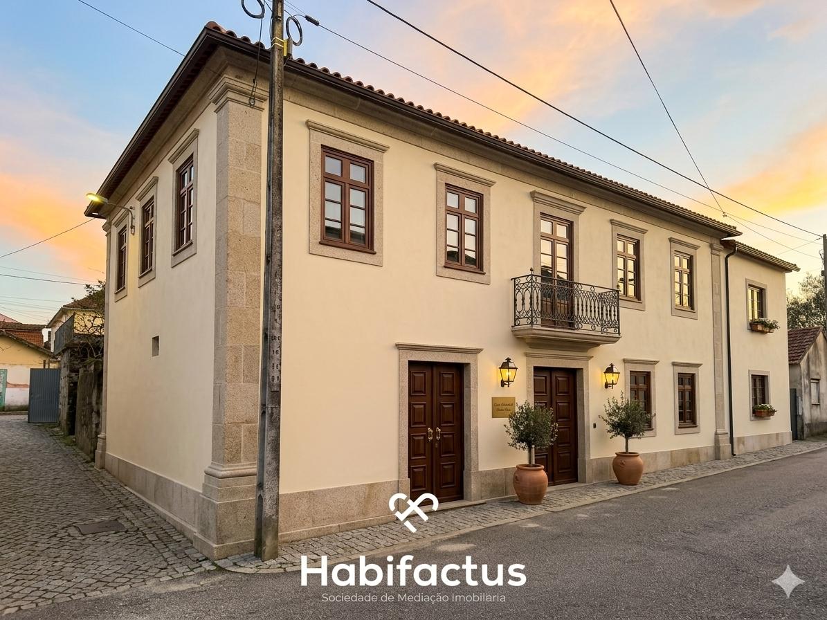 Moradia Isolada T6 para Reconstrução, com Jardim interior privado e Terraço, á Venda em Vilar Seco,