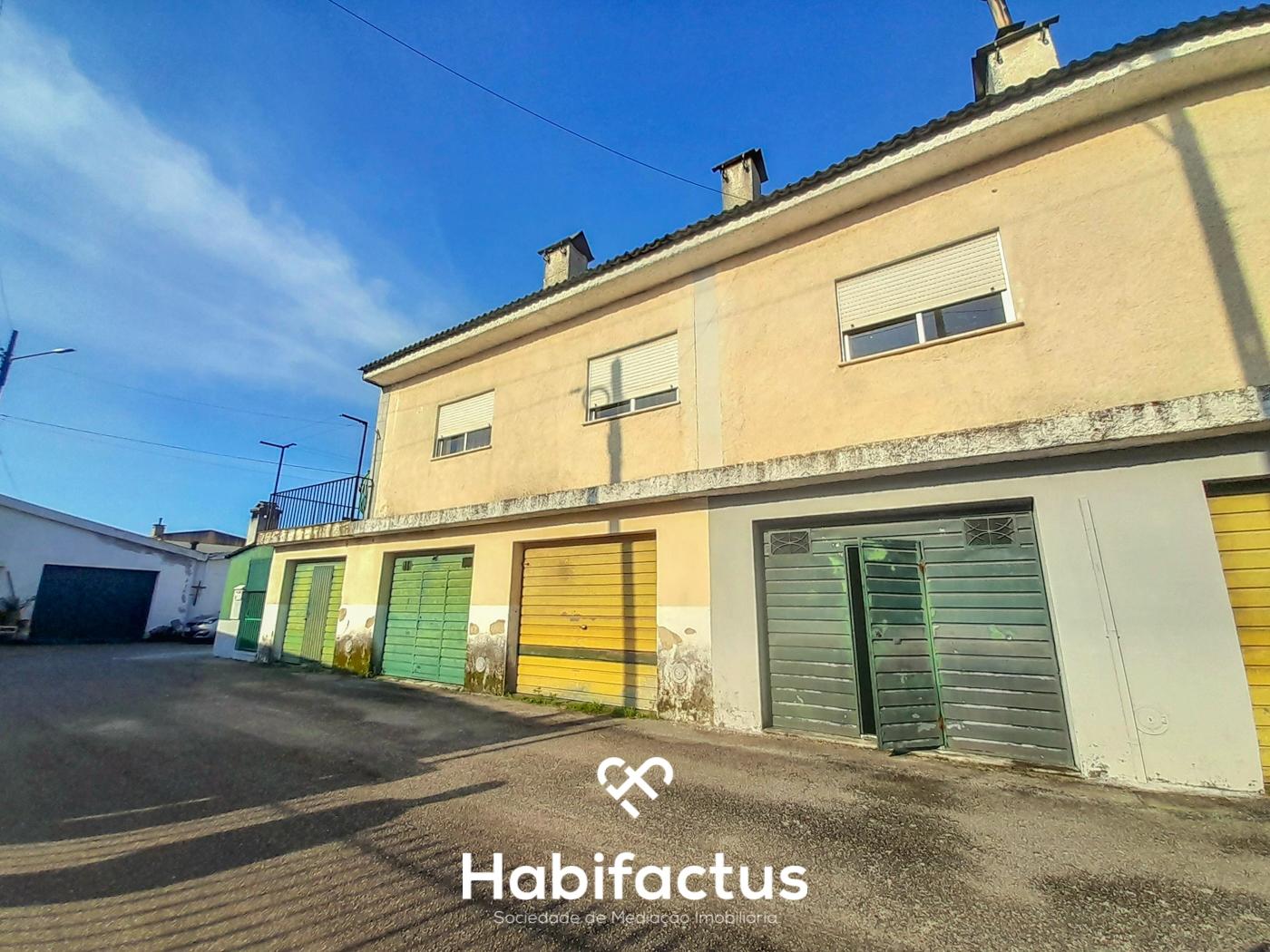 Garagem á Venda, no Centro de Nelas - Viseu