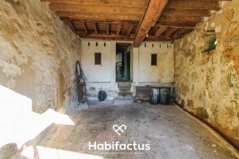 Moradia T6 para remodelar em São Cipriano, Viseu.