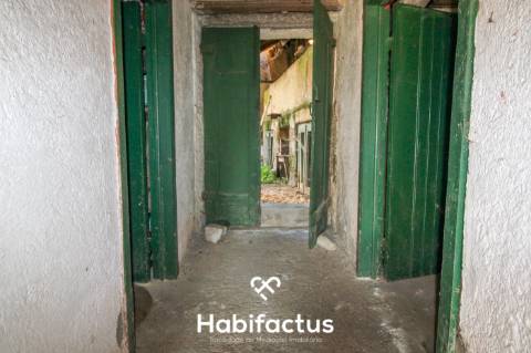 Moradia T6 para remodelar em São Cipriano, Viseu.