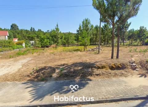 Terreno para construção com uma área de 1000 m2