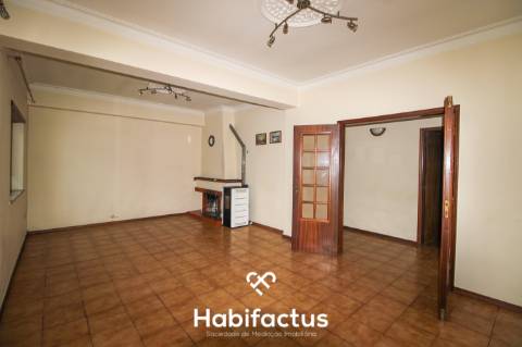 Andar Moradia T3 para Venda em Abraveses - Viseu