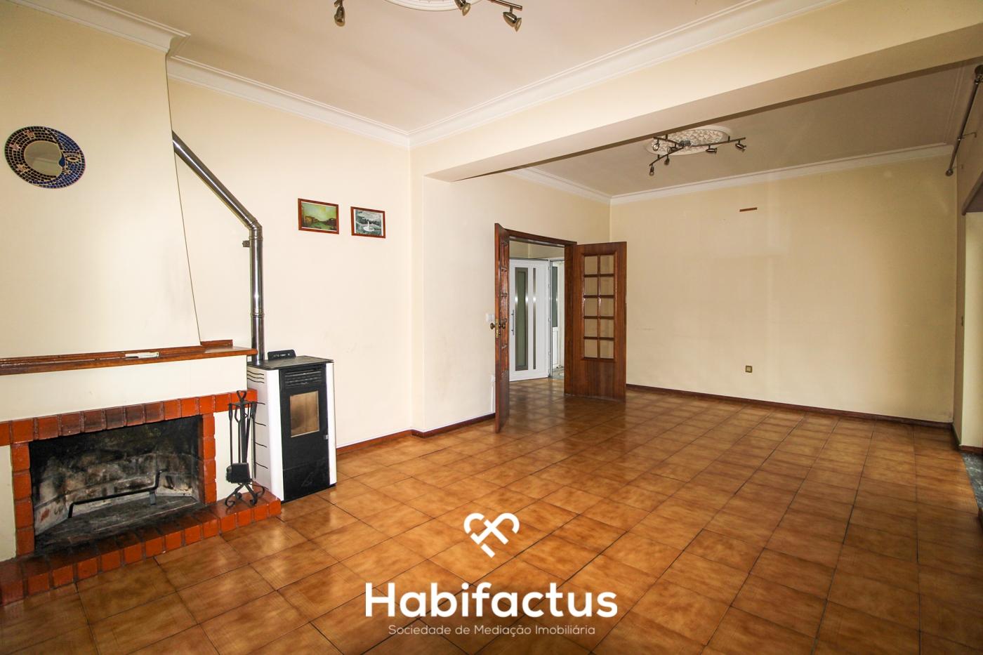 Andar Moradia T3 para Venda em Abraveses - Viseu