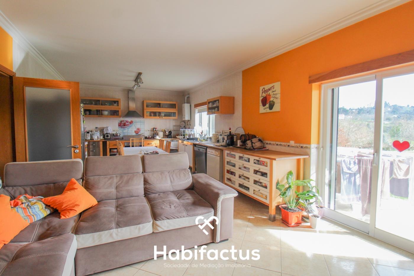 Moradia Geminada T3+1 a 10 Minutos do Centro de Mangualde