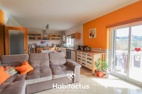 Moradia Geminada T3+1 a 10 Minutos do Centro de Mangualde