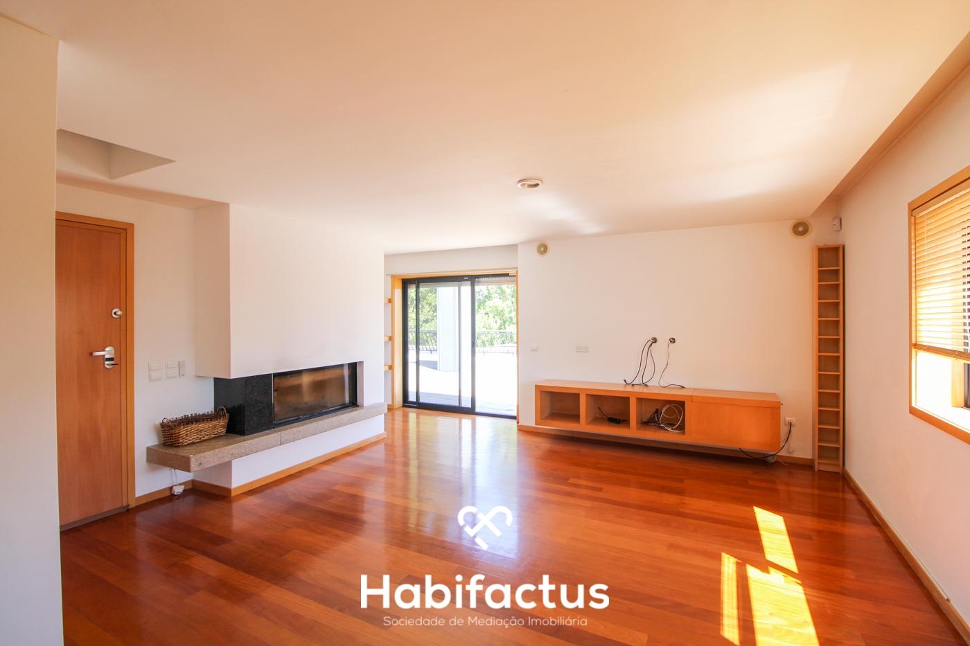 Apartamento Duplex T1+3 de Luxo com terraço, em Viseu