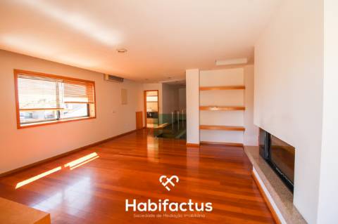 Apartamento Duplex T1+3 de Luxo com terraço, em Viseu