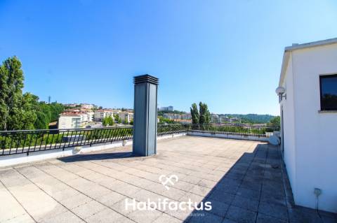 Apartamento Duplex T1+3 de Luxo com terraço, em Viseu
