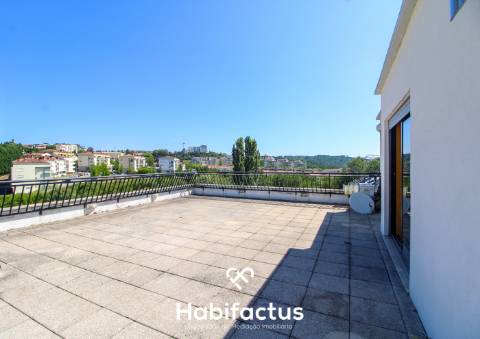 Apartamento Duplex T1+3 de Luxo com terraço, em Viseu