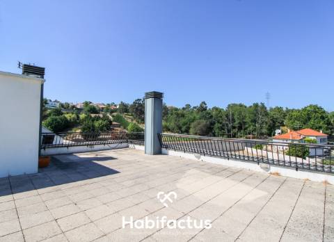 Apartamento Duplex T1+3 de Luxo com terraço, em Viseu