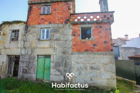 Moradia para reconstrução à venda em Girabolhos