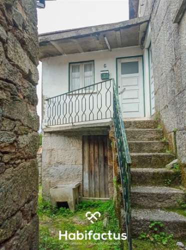 Moradia para reconstrução à venda em Girabolhos