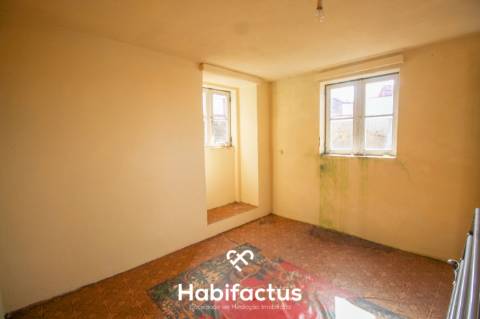 Moradia para reconstrução à venda em Girabolhos