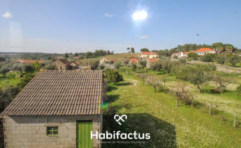 Moradia para reconstrução à venda em Girabolhos