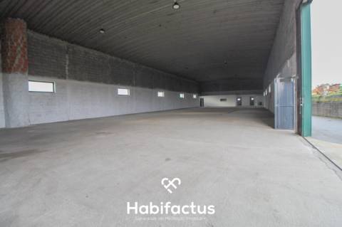 Pavilhão com 700 m2 para arrendamento em Viseu