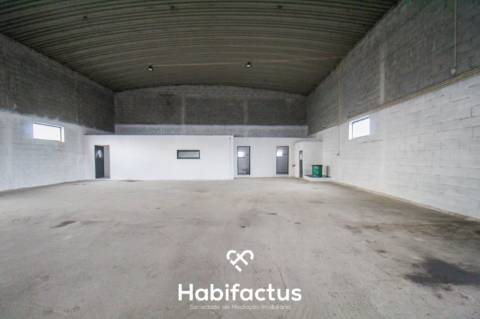 Pavilhão com 700 m2 para arrendamento em Viseu