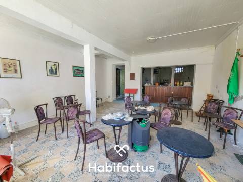 Prédio à venda para Restaurar no Centro da Vila de Canas de Senhorim – Nelas - Viseu