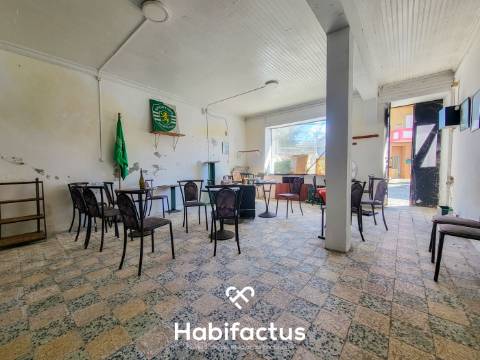 Prédio à venda para Restaurar no Centro da Vila de Canas de Senhorim – Nelas - Viseu