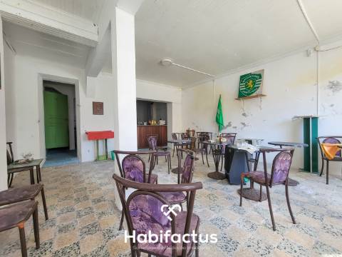 Prédio à venda para Restaurar no Centro da Vila de Canas de Senhorim – Nelas - Viseu